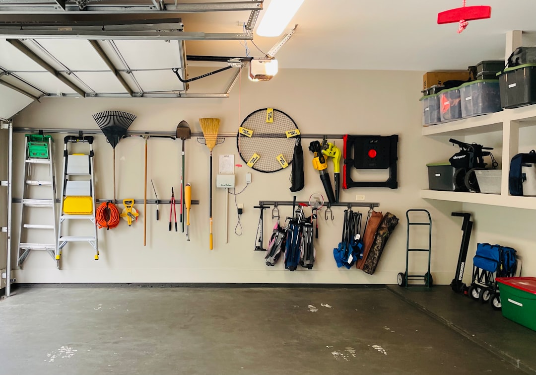 Frühjahrsputz in der Garage: So schaffen Sie Platz und Budget für neue Projekte